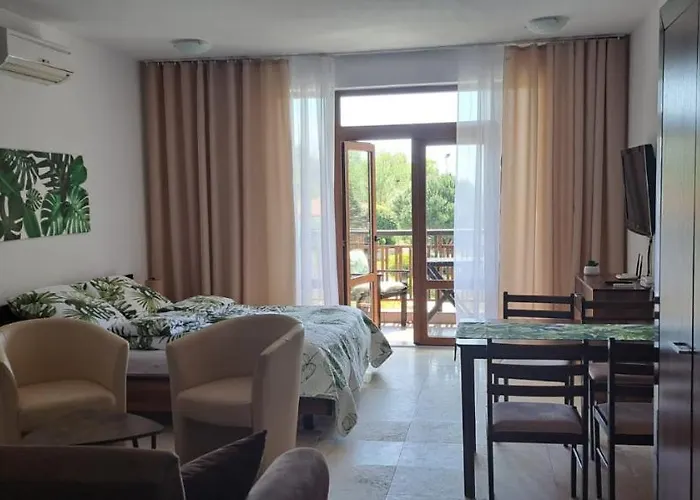 Patrick's - Garden Of Eden - Sea View